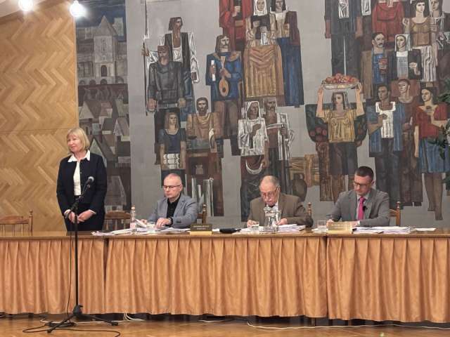 Testületi ülés - 1 millió forintra pályázhatnak a fiatal házasok