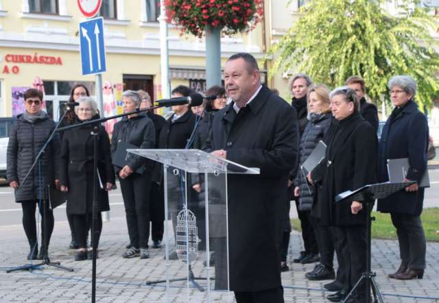 Az aradi vértanúkra és gróf Batthyány Lajosa emlékezett Sárvár