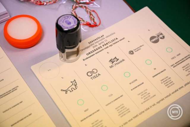 Szavazólap az országgyűlési választáson (Fotó: MTI/Purger Tamás)