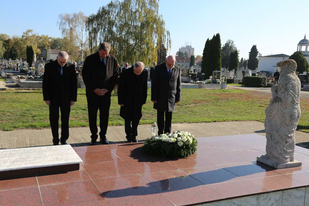 Szlovén internáltakra emlékeztek Sárváron