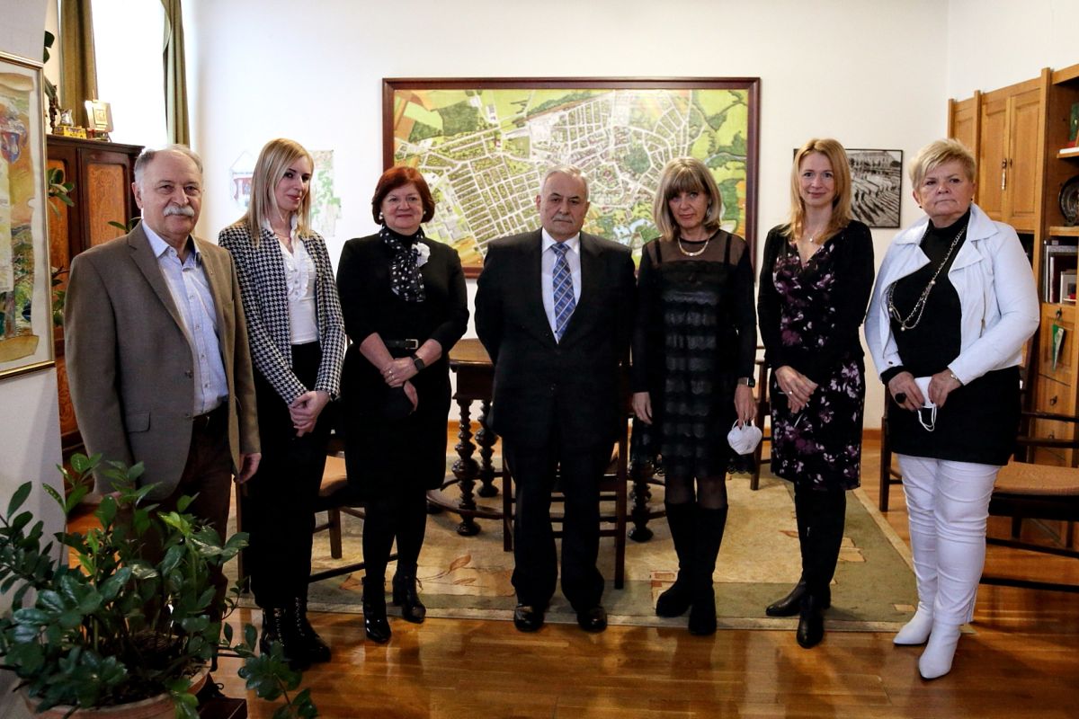 Nyilvántartásba vették az első két jelöltet az országgyűlési választásra
