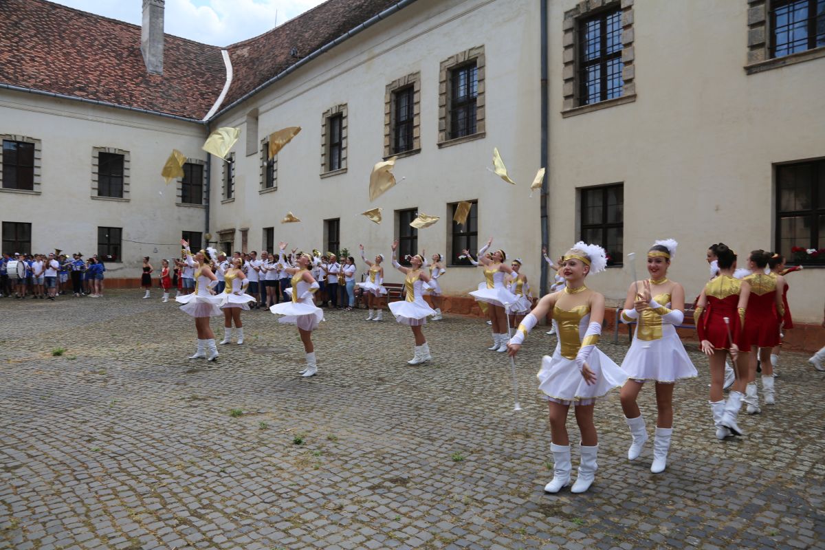 Idén is a mazsorett fesztivál nyitotta a fesztiválszezont Sárváron