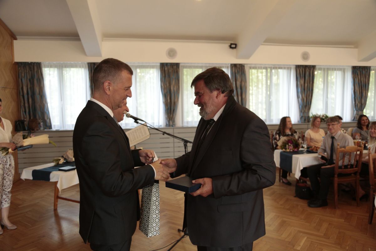 Pedagógusnapi kitüntetéseket adtak át a sárvári városházán