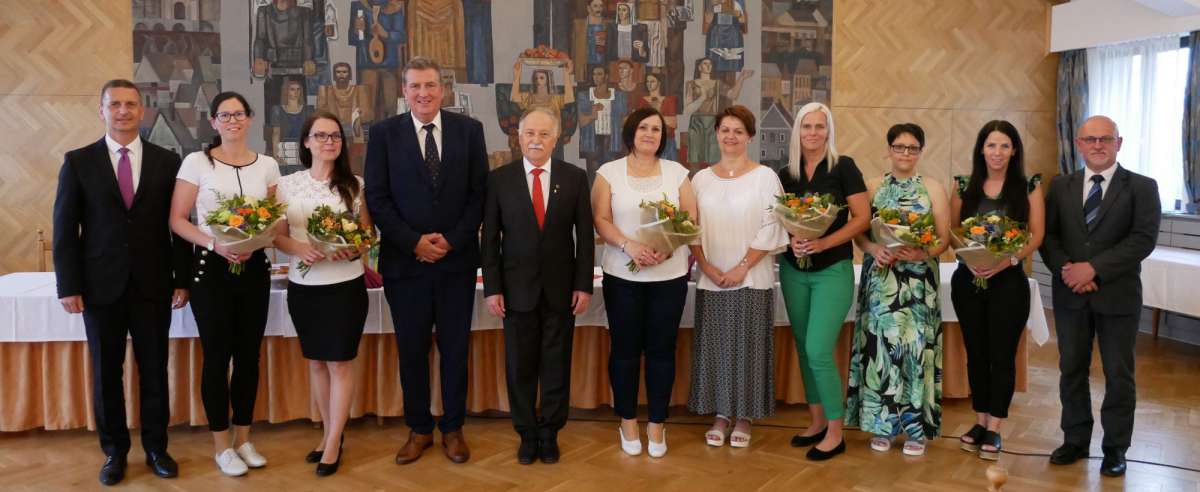 A sárvári védőnők a város, egészségügyi szervek és a gondozási központ vezetőjével