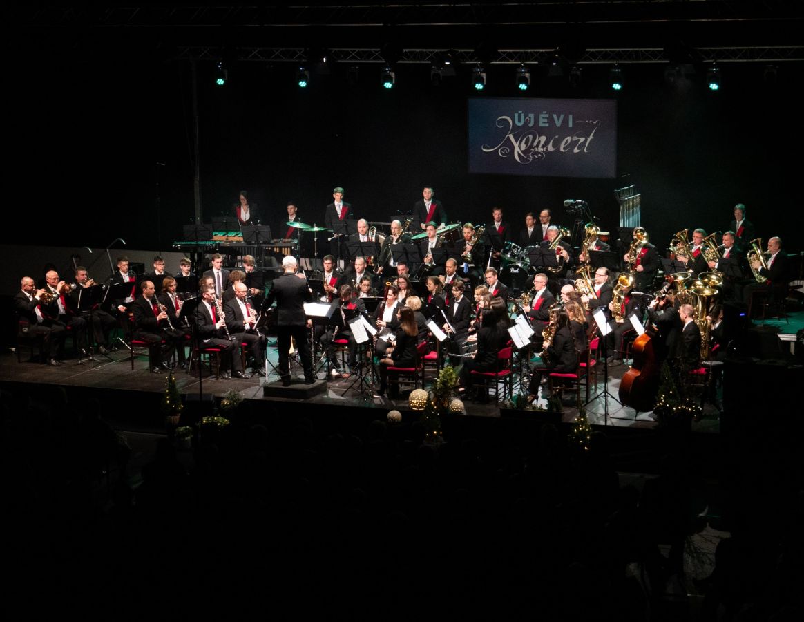 A Sárvár Arénában adtak újévi koncertet a fúvósok