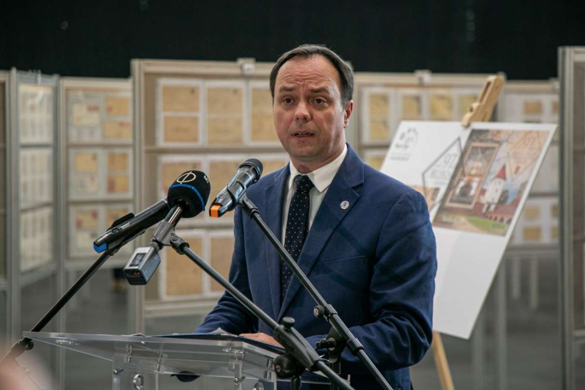 Nyitrai Zsolt a megnyitón kiemelte, a bélyeggyűjtés a magyar kultúra része