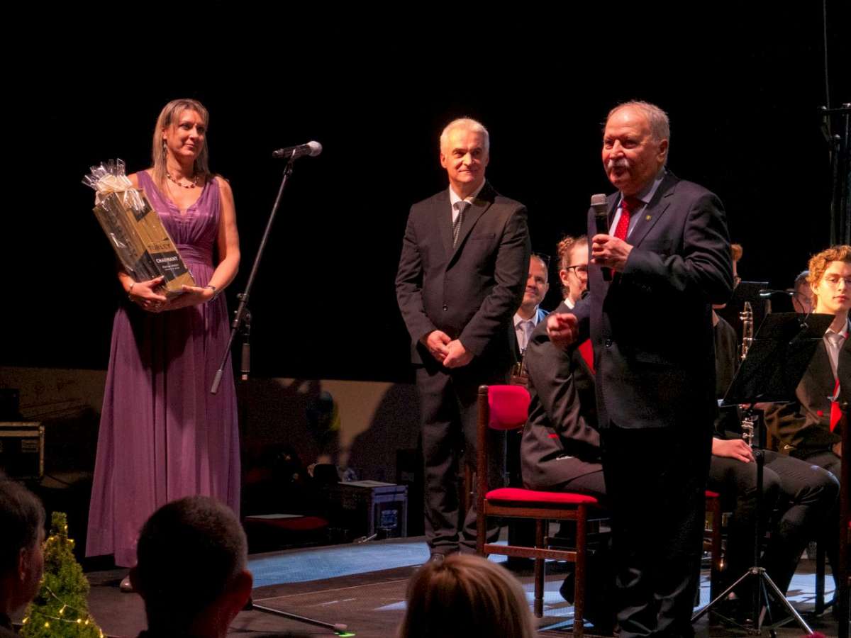 Kondora István polgármester köszöntötte Szélesi Attila karnagyot