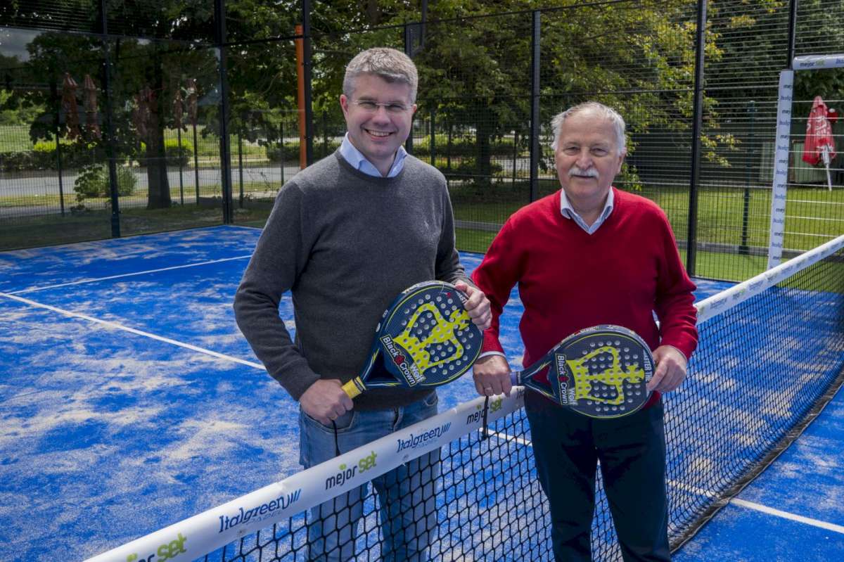 Ágh Péter és Kondora István az új padelpályán