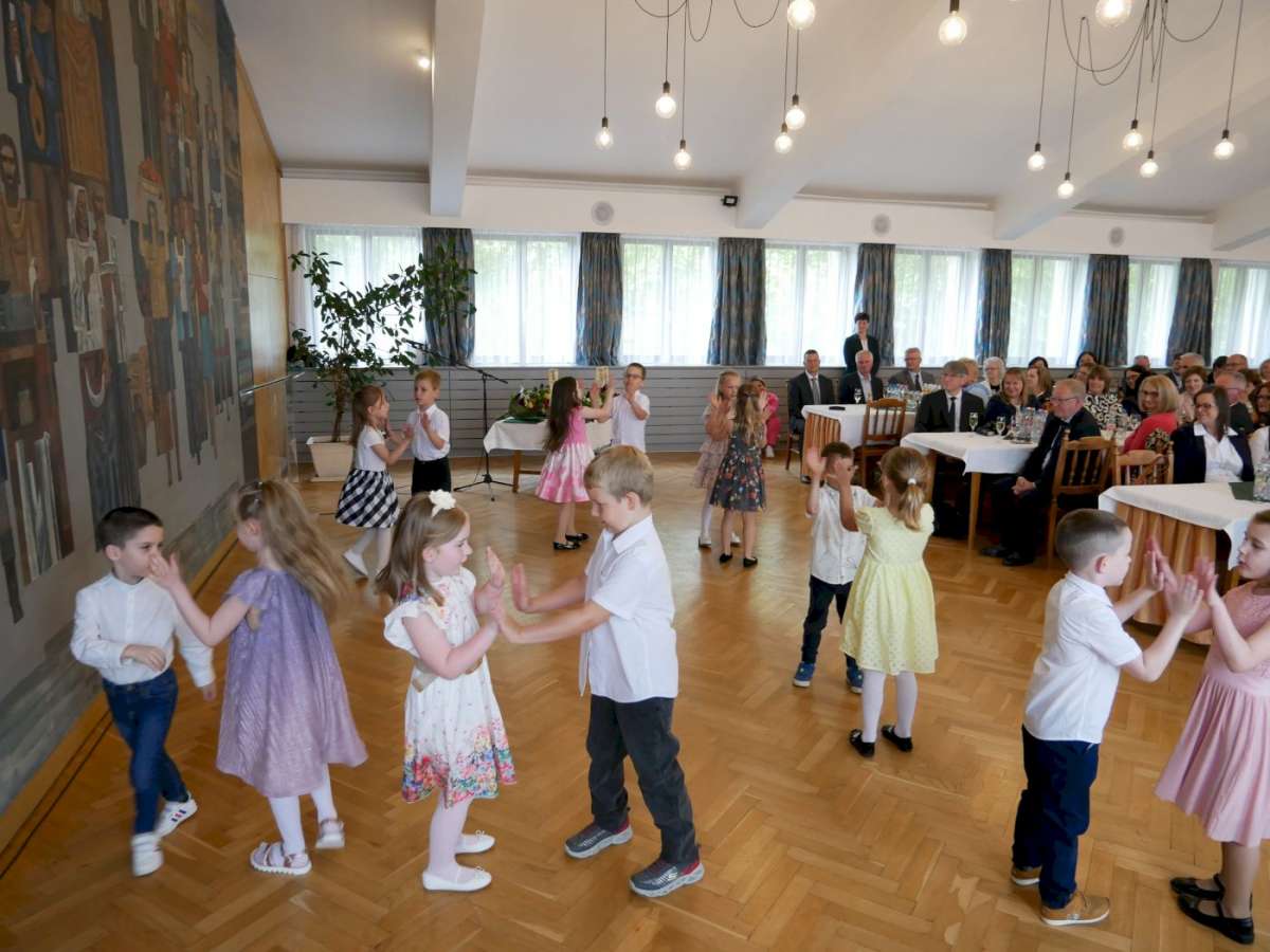 Pedagógusnapi kitüntetéseket adtak át a Városházán