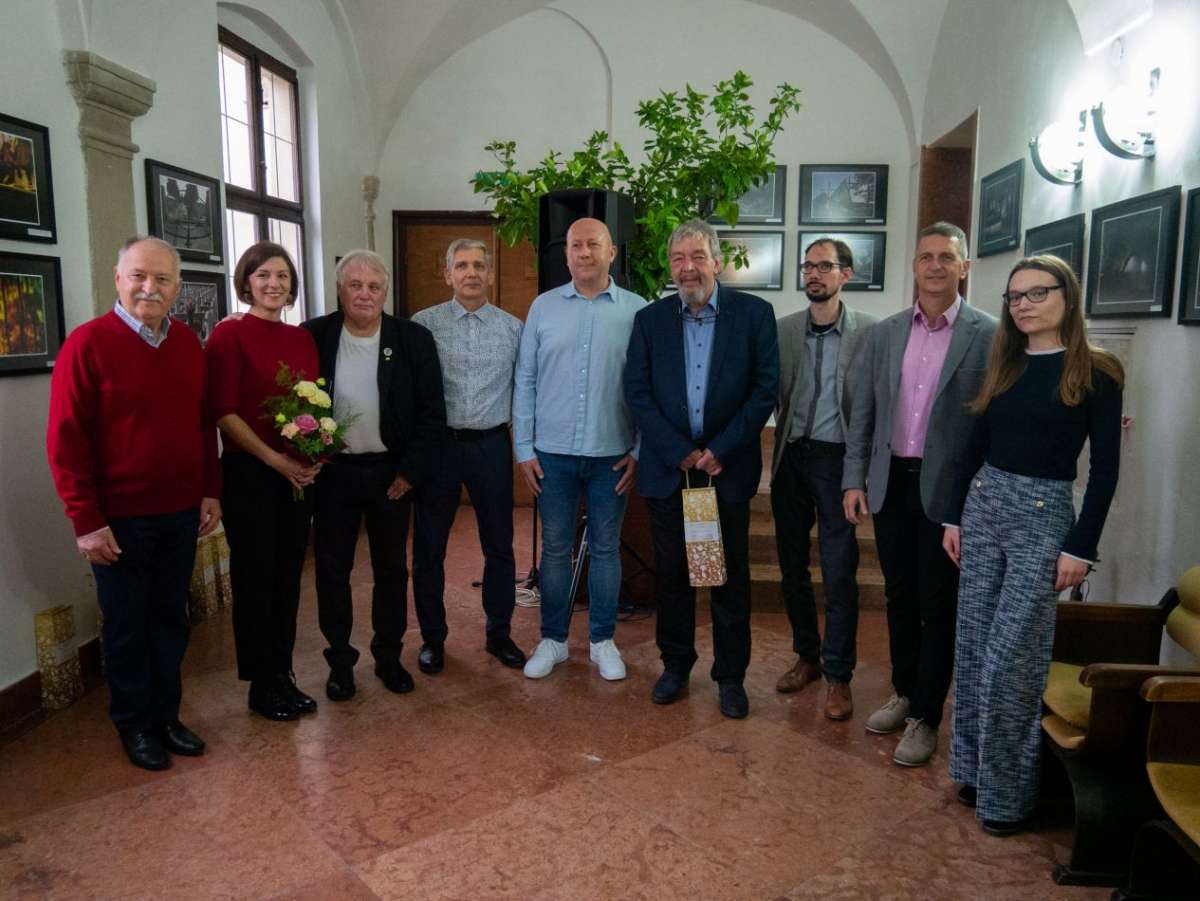 Sárvár öt sárvári fotós szemével a Nádasdy-várban!