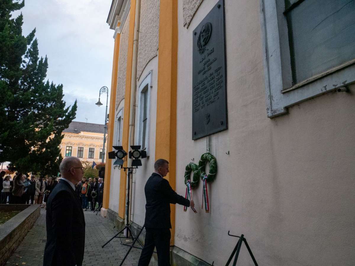 Október a sárvári hősök hónapja!