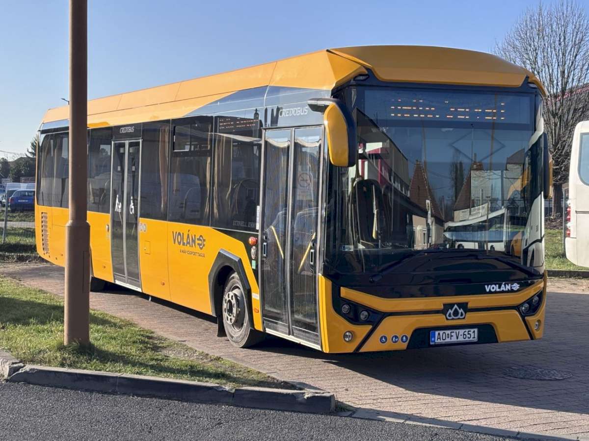 Tíz új Credo autóbuszt helyeztek forgalomba Sárváron