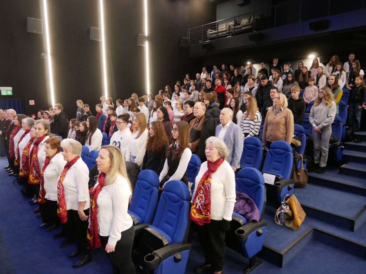 Az ünnepségen felcsendült a Somogyváry Ákos vezetésével 2013-ban átdolgozott „új” Himnusz