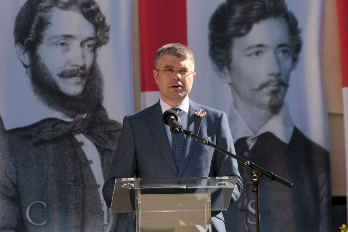 A nemzeti ünnepen azt kell keresni, ami összeköt!