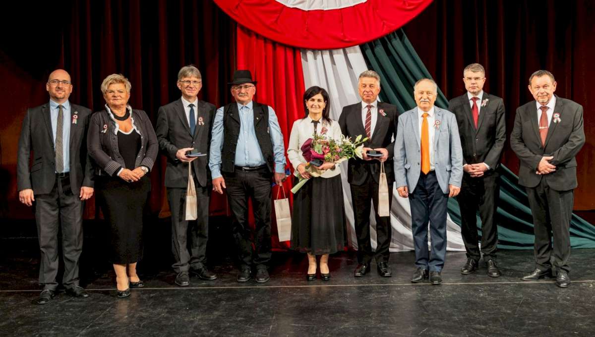 Kondora Bálint, Szijártó Valéria, Grodvalt Ottó, Hámori Sándor, Halászné Udvardi Sarolta, Wawrzsák Zsolt, Kondora István, Ágh Péter, Majthényi László