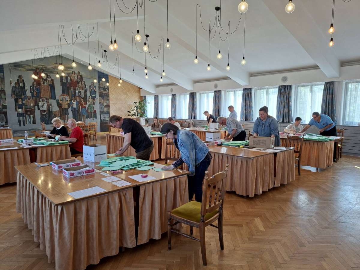 Április 18-án még 2155 választópolgár voksait összesítették a szavazatszámlálók