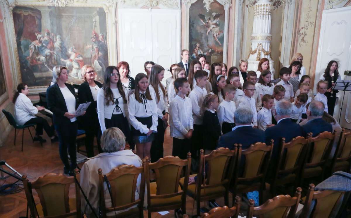 Irodalmi est és díjátadó a Nádasdy50 programsorozatban