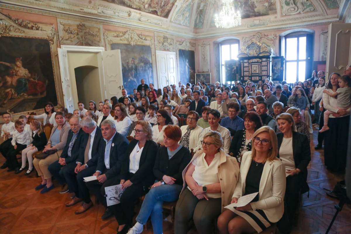 Irodalmi est és díjátadó a Nádasdy50 programsorozatban