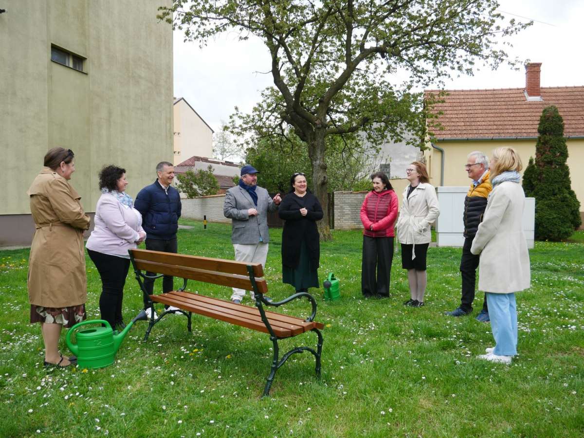 Átadták a Flex ligetet, a város új zöld közösségi terét