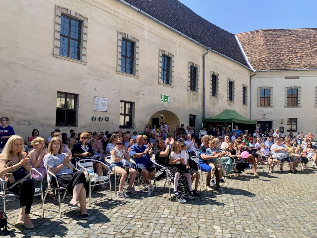 34 tehetség mutatkozott be a Sárvári Kulturális Seregszemle gálaműsorán