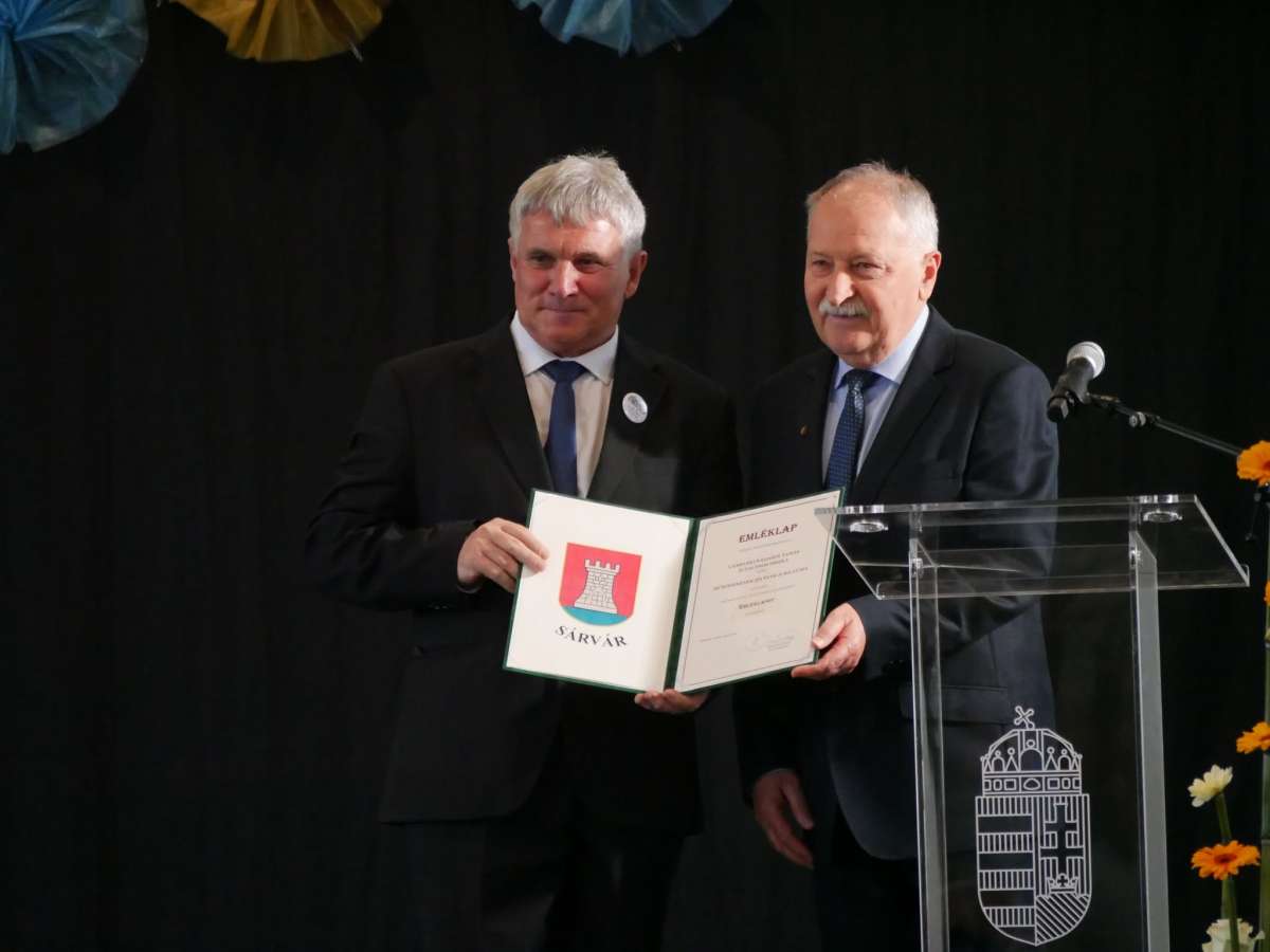 Gálaműsorral zárult a Nádasdy iskola jubileumi emlékéve