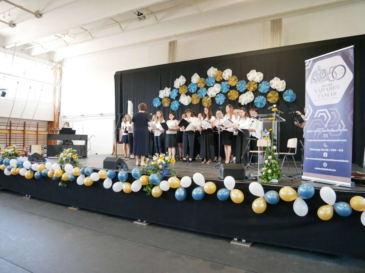 Gálaműsorral zárult a Nádasdy iskola jubileumi emlékéve