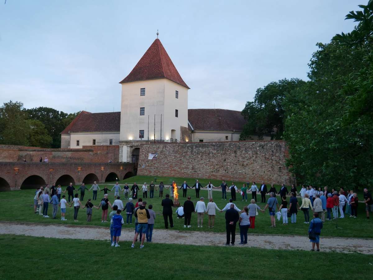 Sárváron is fellobbant az összetartozás tüze