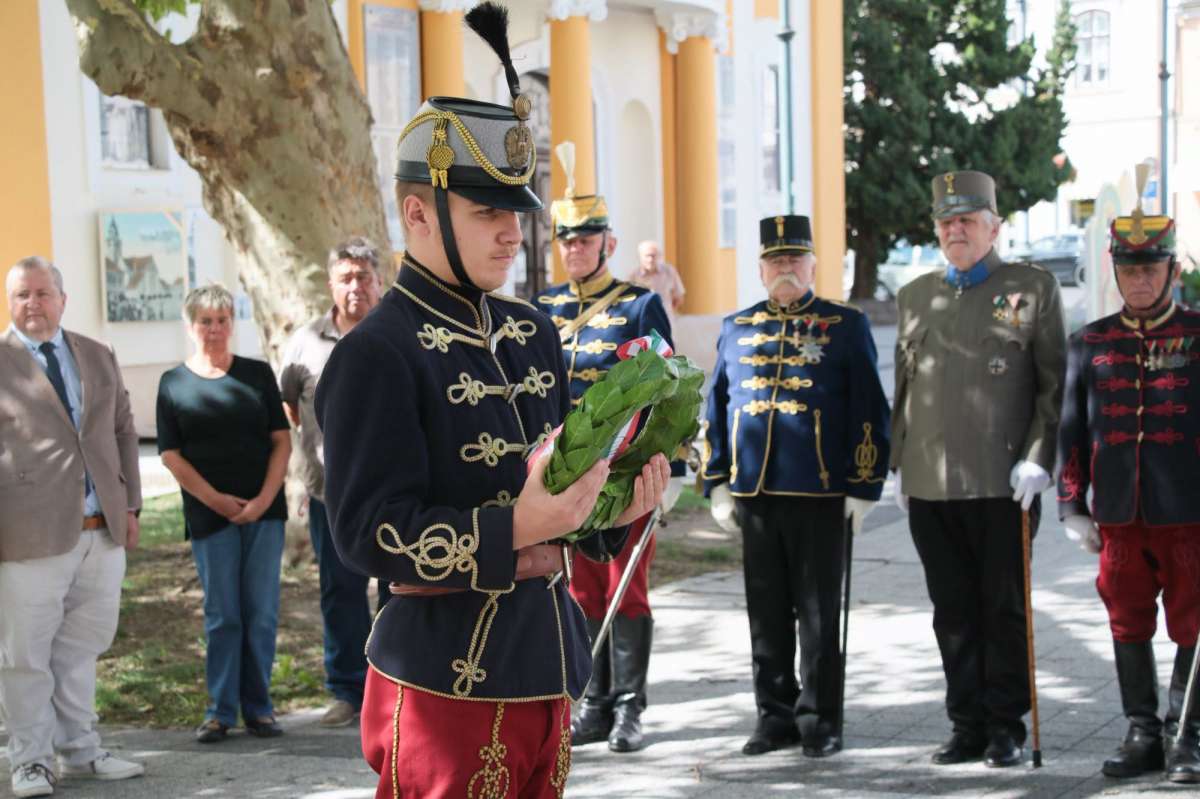 Huszártalálkozót szerveztek Sárváron
