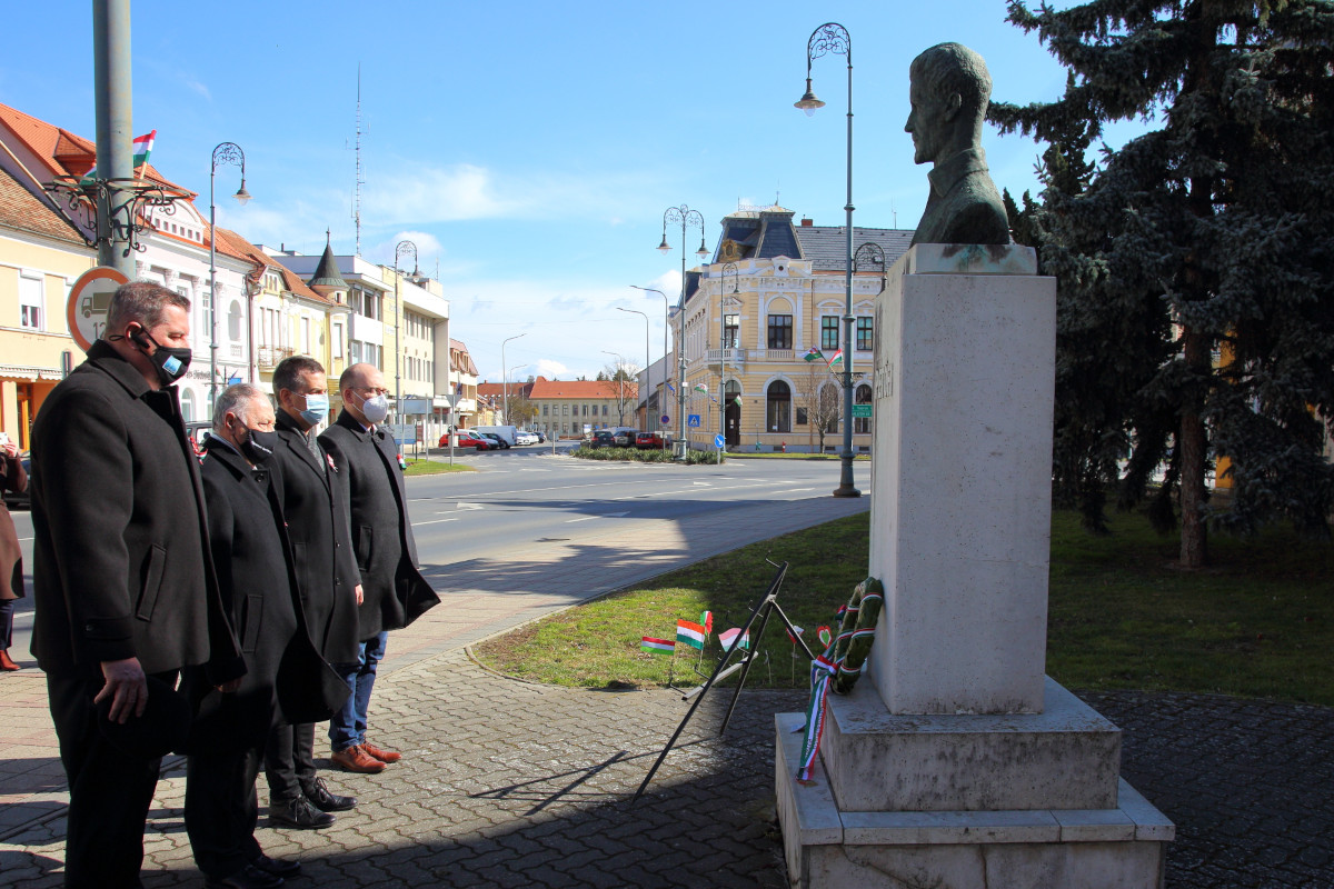 Csendes volt a március 15-i ünnep Sárváron